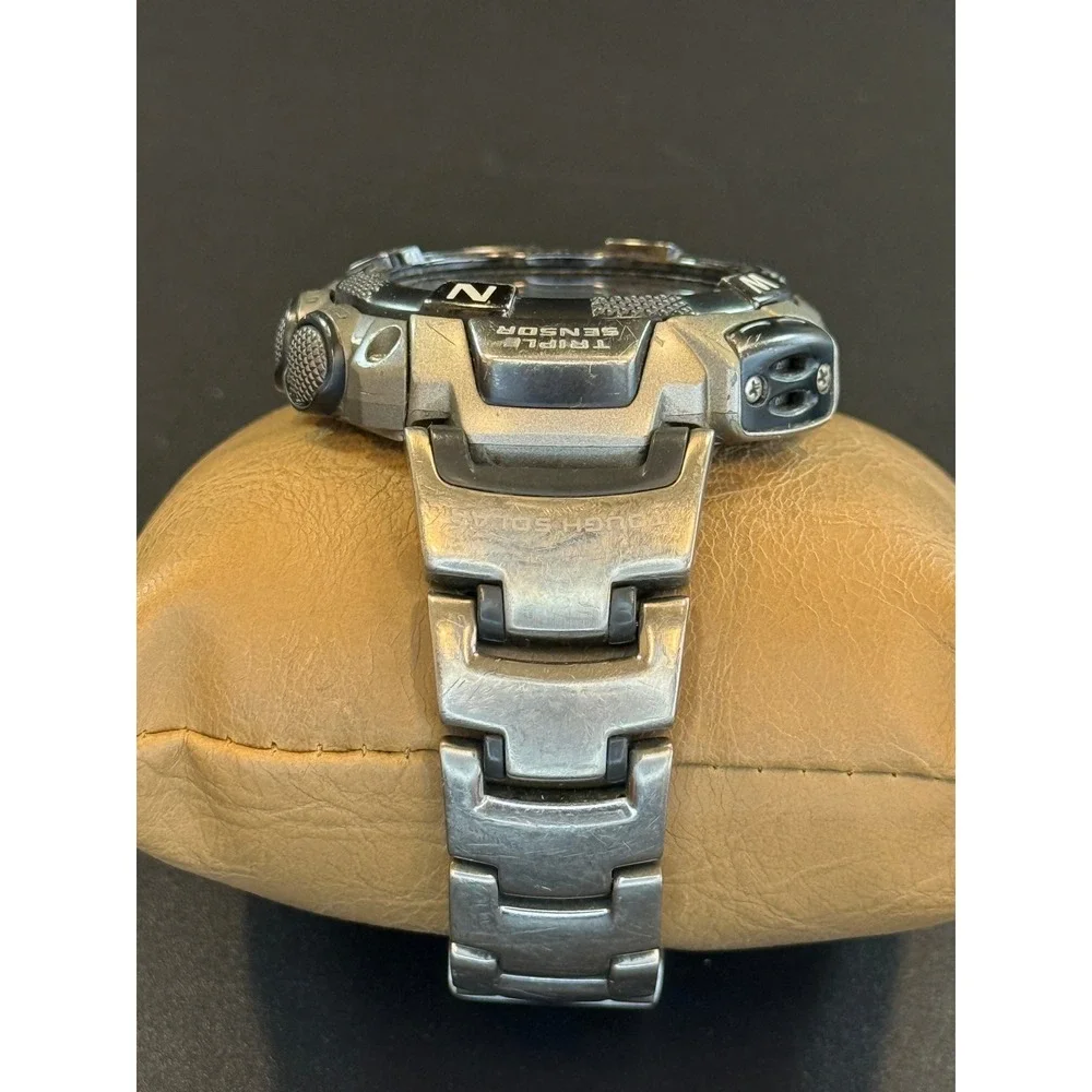 Casio Pathfinder PAW-1500T Tough Solar Titanium Digital Watch Used